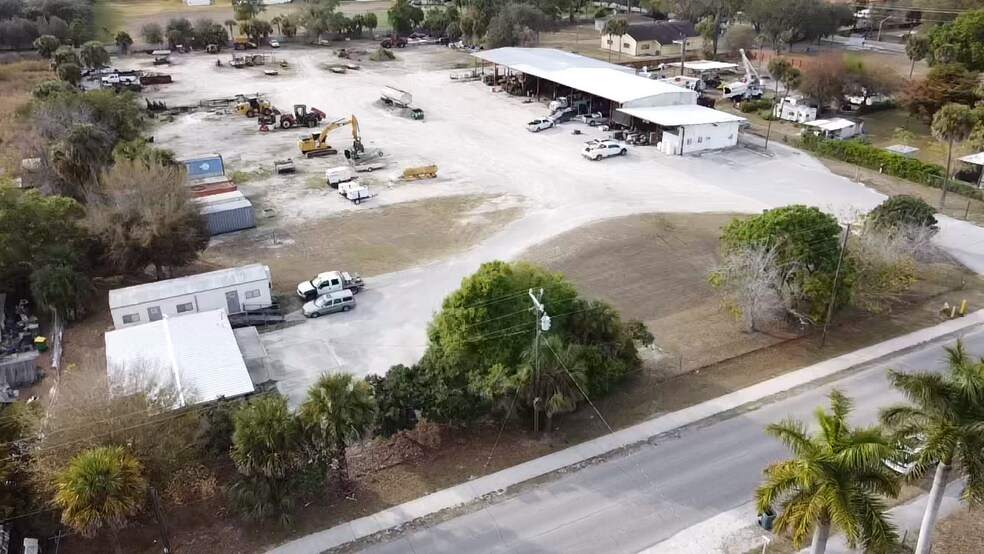 More Photos Of 211 N 9th St, Immokalee Contractor Storage Yard For Sale