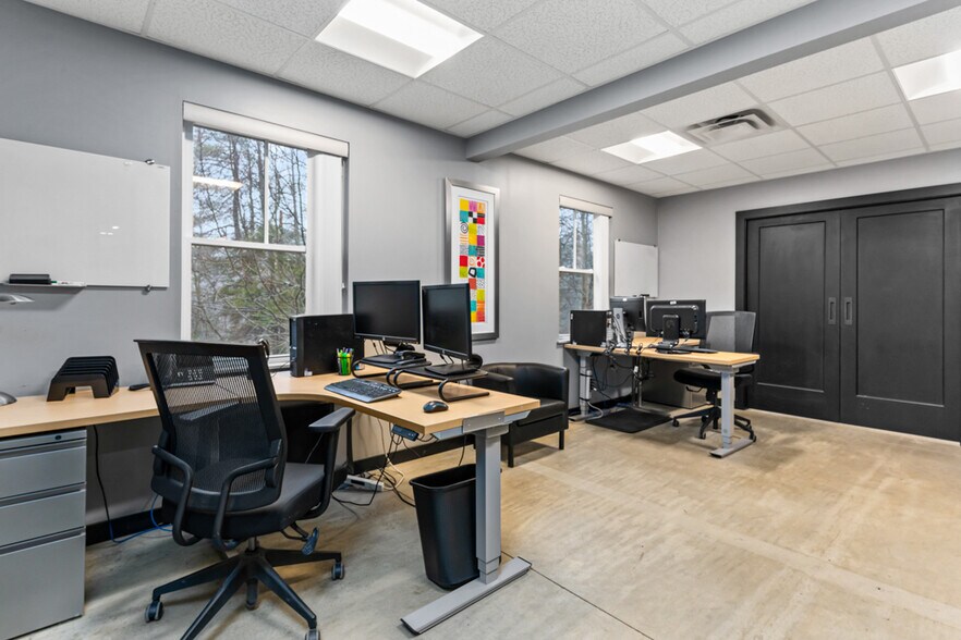 More Photos Of 380 Us Route 1, Falmouth Office Residential For Lease