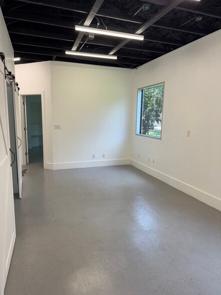 More Photos Of 120 E Marks St, Orlando Loft Creative Space For Lease