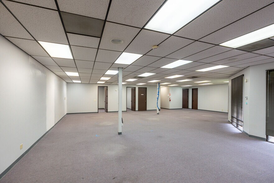 More Photos Of 1717-1745 W Orangewood Ave, Orange Office For Sale
