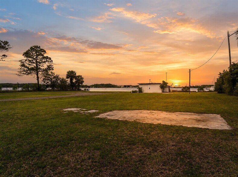 More Photos Of 451 Trout River Dr, Jacksonville Marina For Sale
