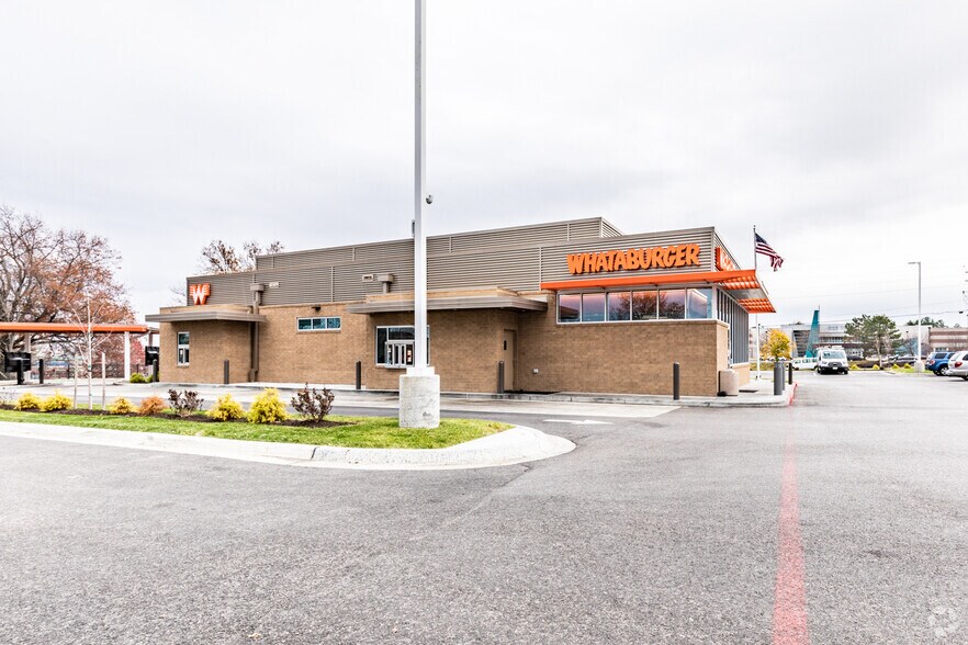 More Photos Of 1460 NE Douglas St, Lee's Summit Fast Food For Lease