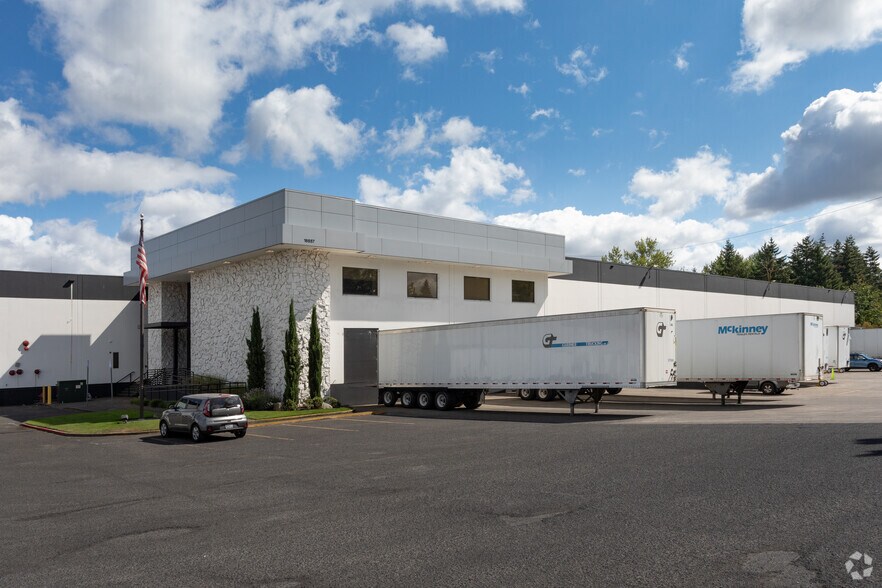 Primary Photo Of 18285-18557 NE Halsey St, Portland Distribution For Lease