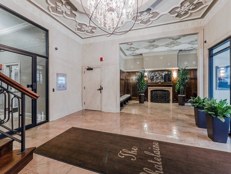 More Photos Of 215 E Chestnut St, Chicago Apartments For Lease