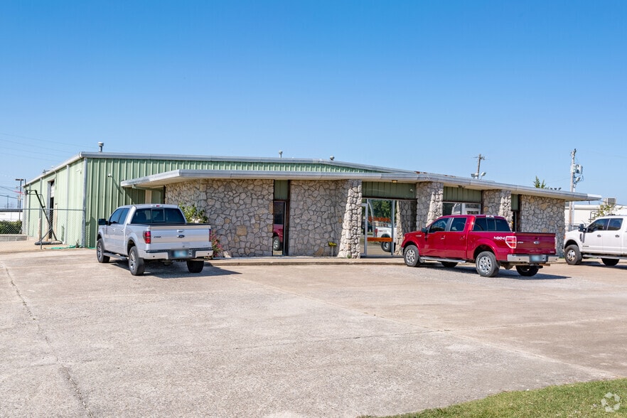 Primary Photo Of 610 N Walnut Ave, Broken Arrow Warehouse For Lease
