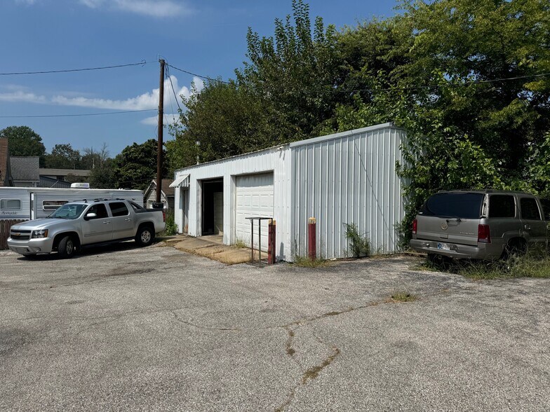 More Photos Of 800 3rd St, Boonville Carwash For Sale