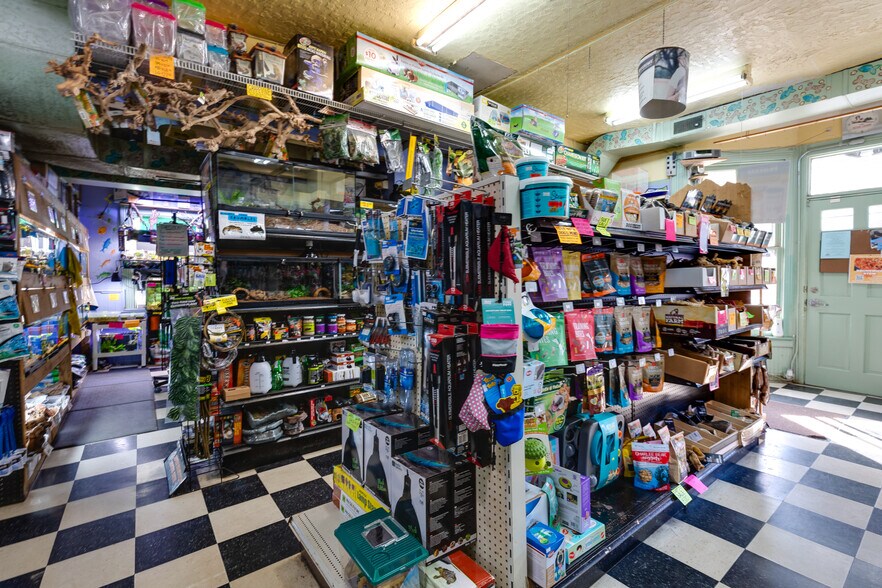More Photos Of 307 Railroad Ave, Ashland Storefront Retail Residential For Sale