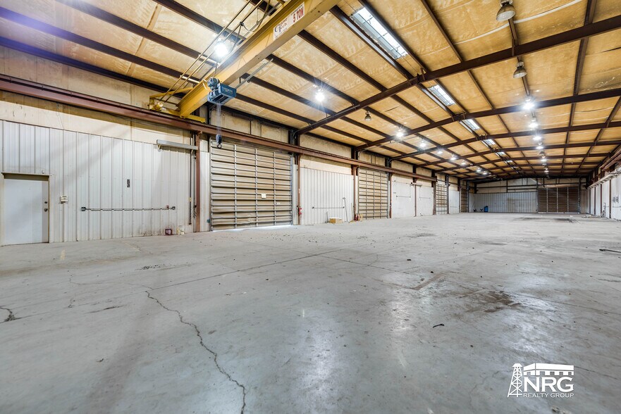 More Photos Of 715 W 81st St, Odessa Warehouse For Sale