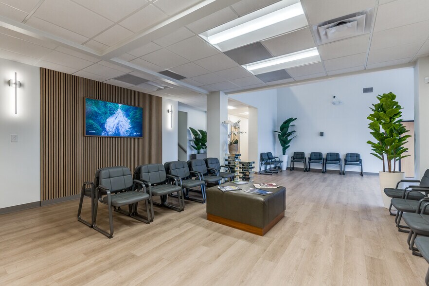 More Photos Of 1735 Babcock Rd, San Antonio Office For Lease