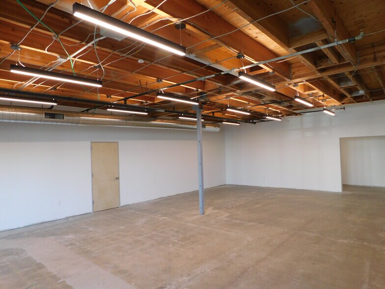 More Photos Of 1295 67th St, Emeryville Manufacturing For Lease
