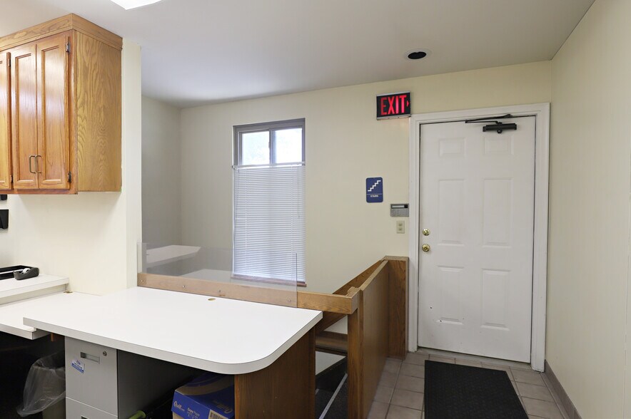 More Photos Of 1134 S Linden Rd, Flint Medical For Sale