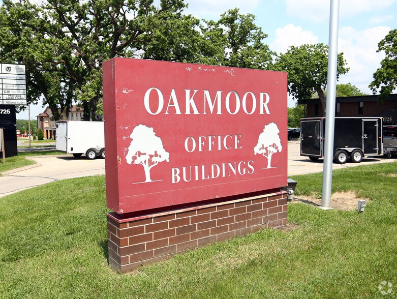 More Photos Of 4685 Merle Hay Rd, Des Moines Office For Lease