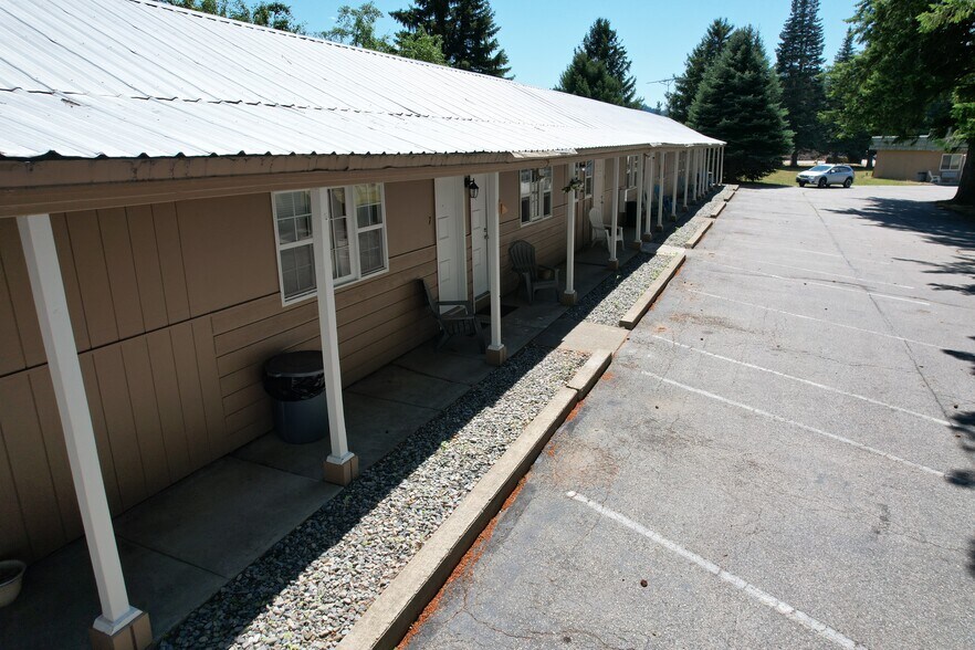 More Photos Of 6409 S Main St, Bonners Ferry Hotel For Sale