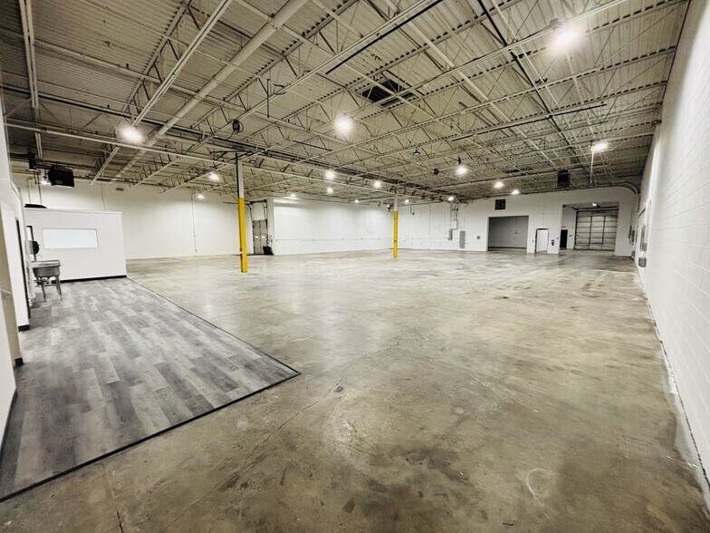 More Photos Of 38353 Abruzzi Dr, Westland Warehouse For Lease