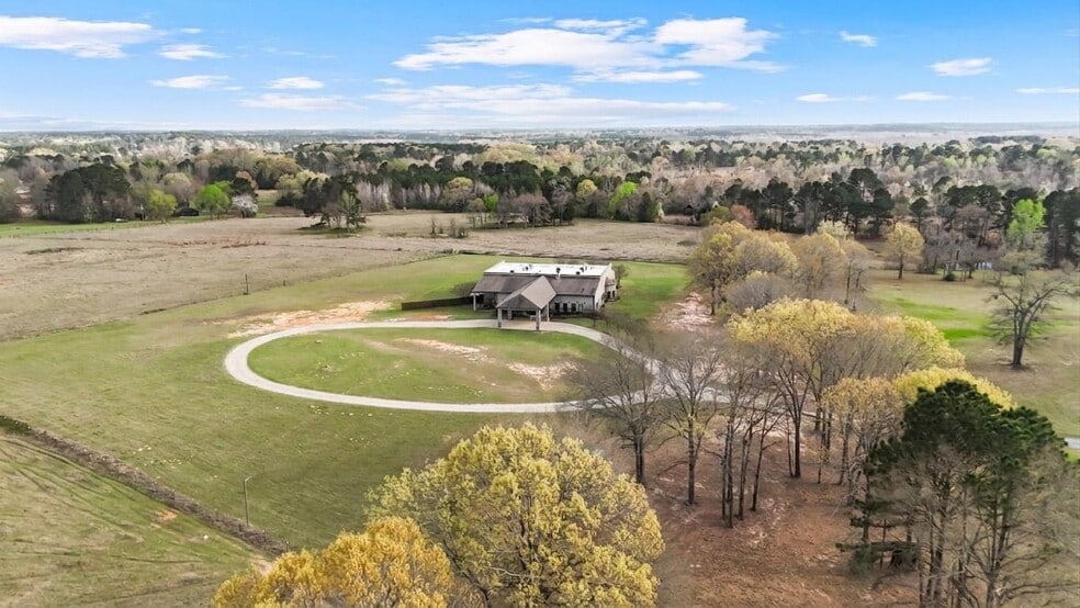 More Photos Of 14284 State Highway 322 N, Kilgore Lodge Meeting Hall For Sale