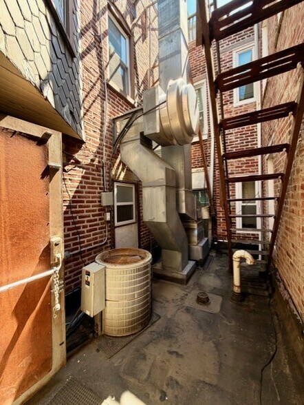 More Photos Of 825 N Market St, Wilmington Apartments For Sale
