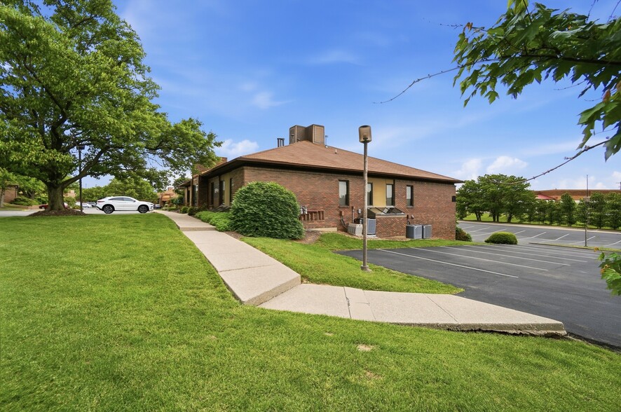 More Photos Of 4753-4759 Cornell Rd, Blue Ash Medical For Sale