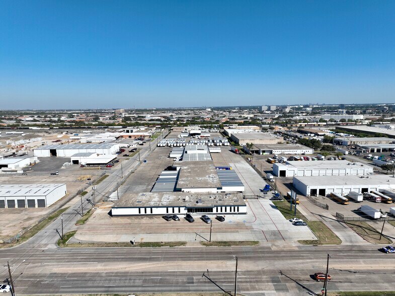 Primary Photo Of 3817 Irving Blvd, Dallas Truck Terminal For Lease