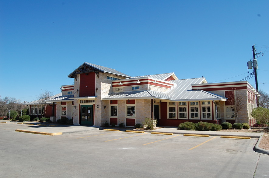 Primary Photo Of 518 E Main St, Fredericksburg Restaurant For Lease