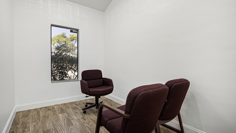 More Photos Of 5235 Ramsey Way, Fort Myers Office For Sale