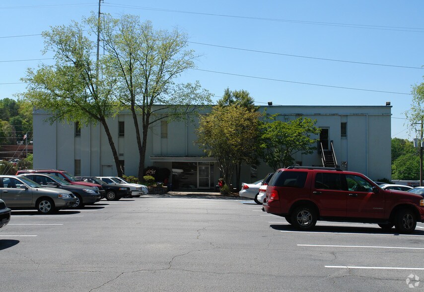 More Photos Of 3867 Roswell Rd NE, Atlanta Office For Lease