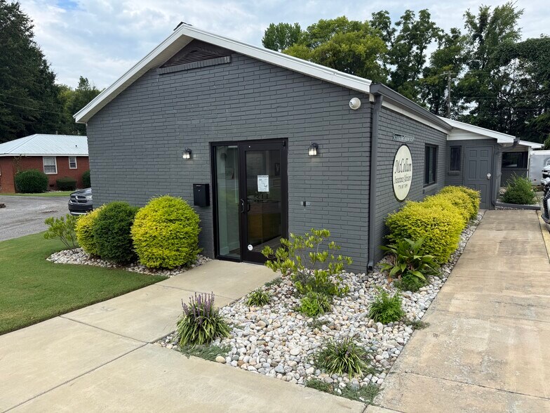 More Photos Of 924 N Tennessee St, Cartersville Office For Lease