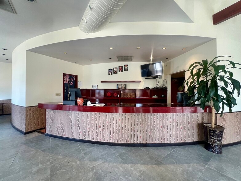 More Photos Of 546-574 Allen Rd, Basking Ridge General Retail For Lease