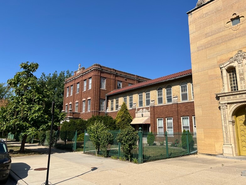 More Photos Of 5212 W Agatite Ave, Chicago Religious Facility For Sale