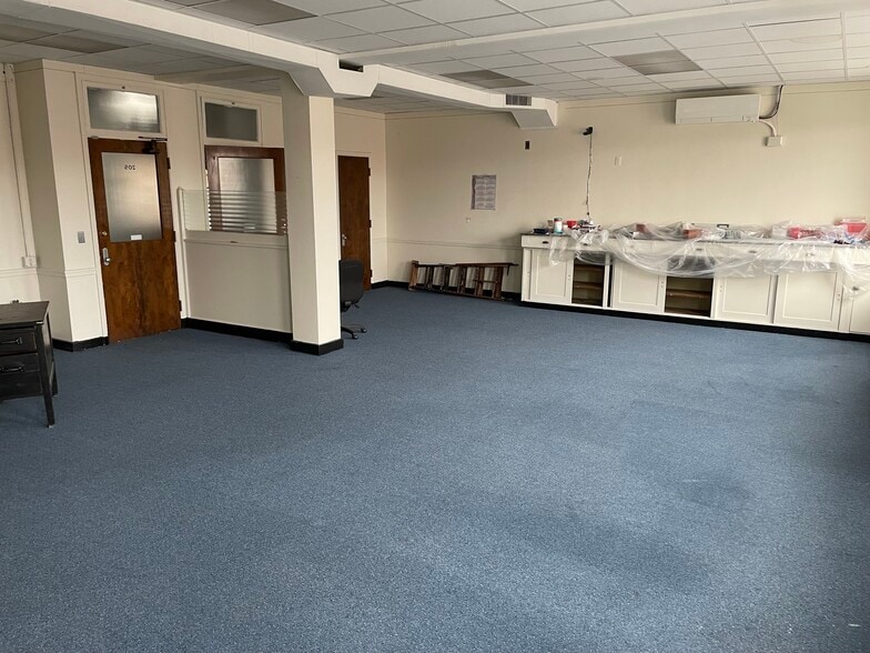 More Photos Of 30-44 East Ave, Pawtucket Storefront Retail Office For Lease