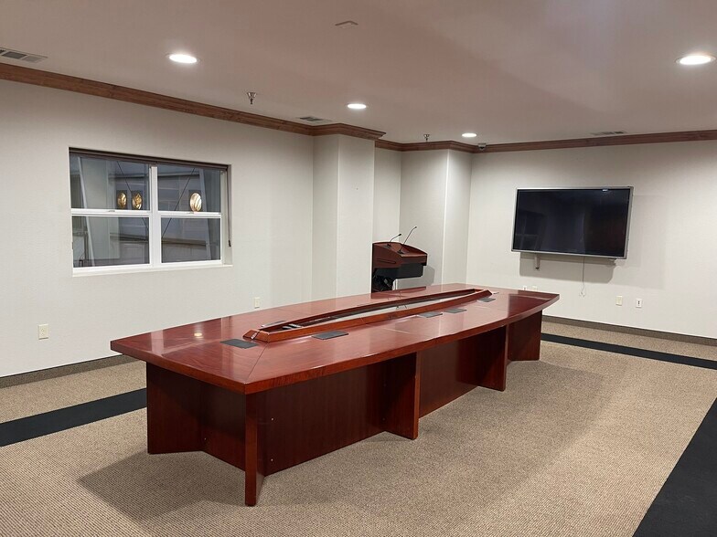 More Photos Of 20500 Main St, Stratford Land For Sale