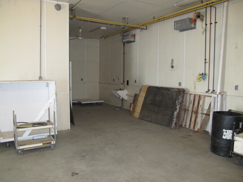 More Photos Of 150 China, Winslow Warehouse For Sale