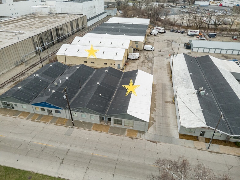 More Photos Of 1662 Morrow St, Green Bay Warehouse For Lease