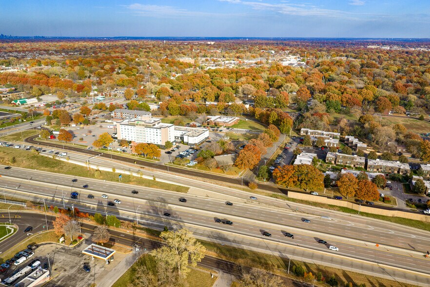 More Photos Of 8880 Ballentine St, Overland Park Office For Sale