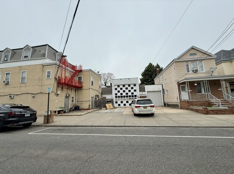 More Photos Of 718 Broadway, Bayonne Apartments For Sale