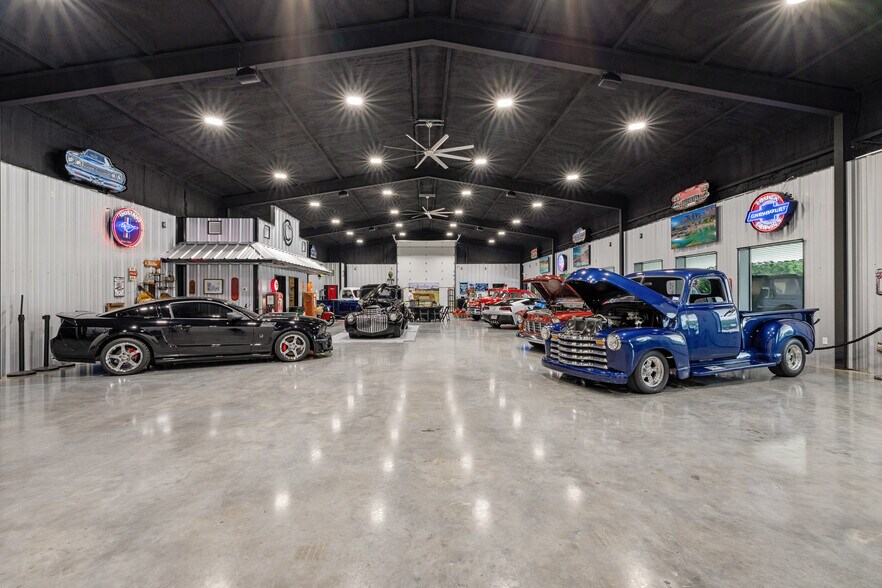 More Photos Of 1229 TX-36, Caldwell General Retail For Sale