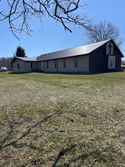 Primary Photo Of 1207 S Wayne St, Angola Religious Facility For Sale