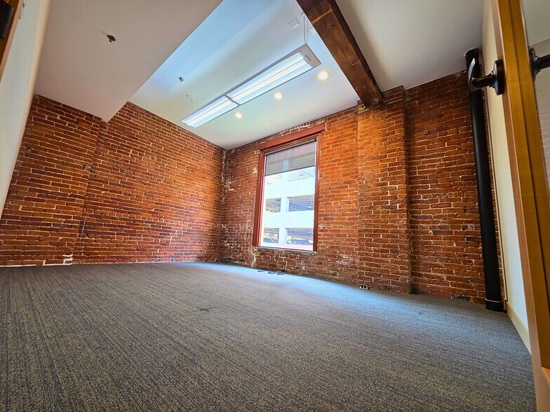 More Photos Of 1660 17th St, Denver Office Residential For Sale