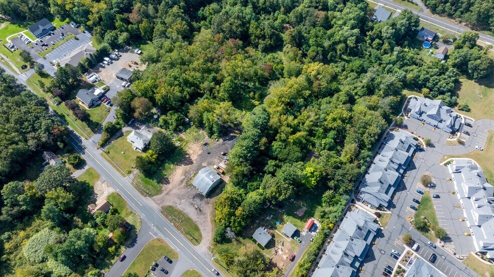 More Photos Of 985 Hartford Tpke, Vernon Service For Lease