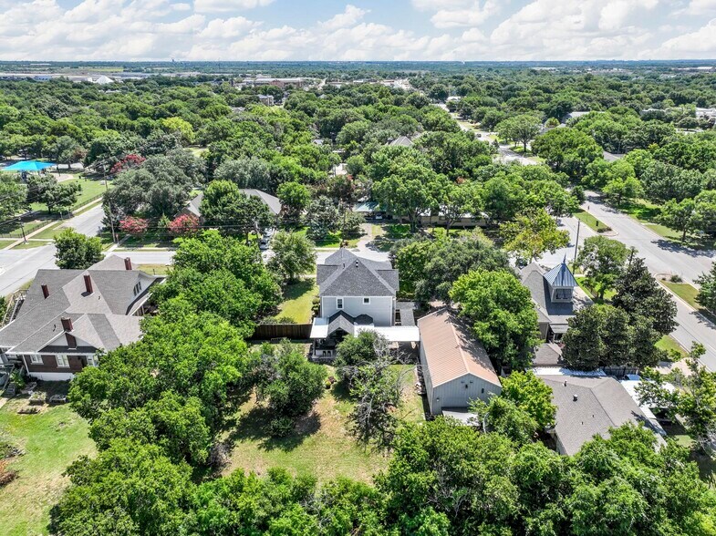 More Photos Of 115 N 1st St, Midlothian Storefront Retail Office For Sale