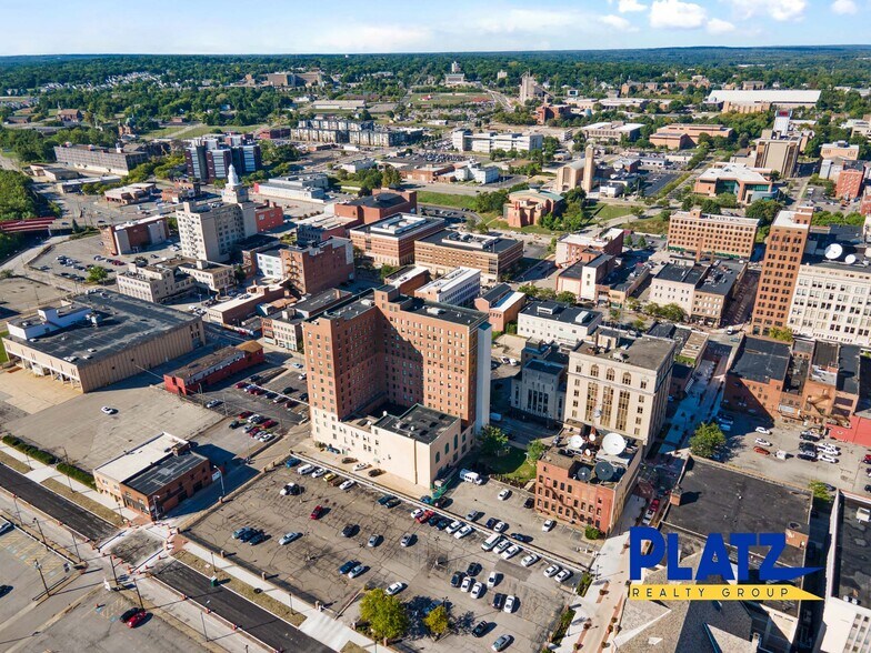 More Photos Of 208 W Front St, Youngstown Bar For Lease