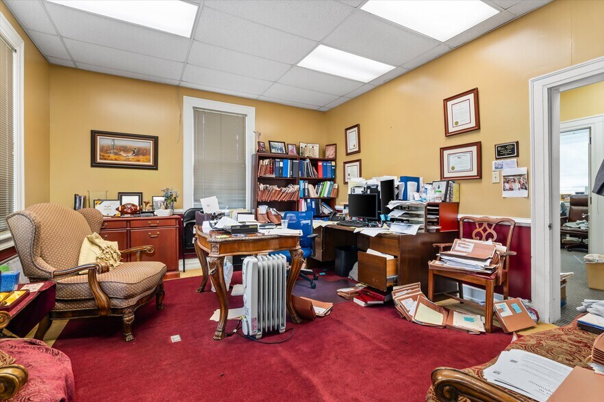 More Photos Of 1911 Government St, Mobile Office For Sale