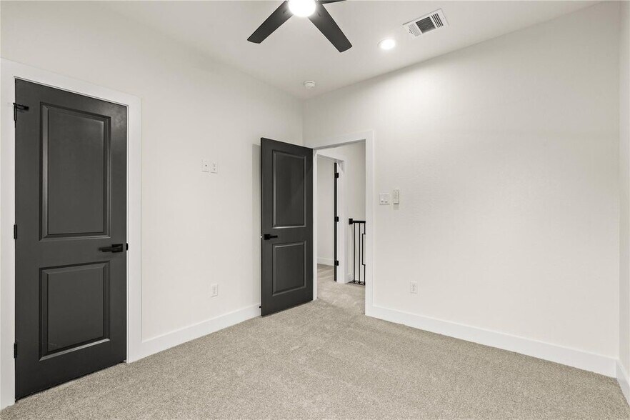 More Photos Of 4521 Newberry St, Houston Multifamily For Sale