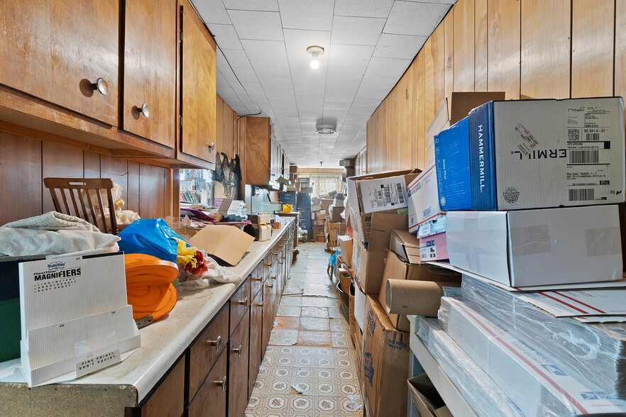 More Photos Of 302 Collins Ave, Oconto General Retail For Sale