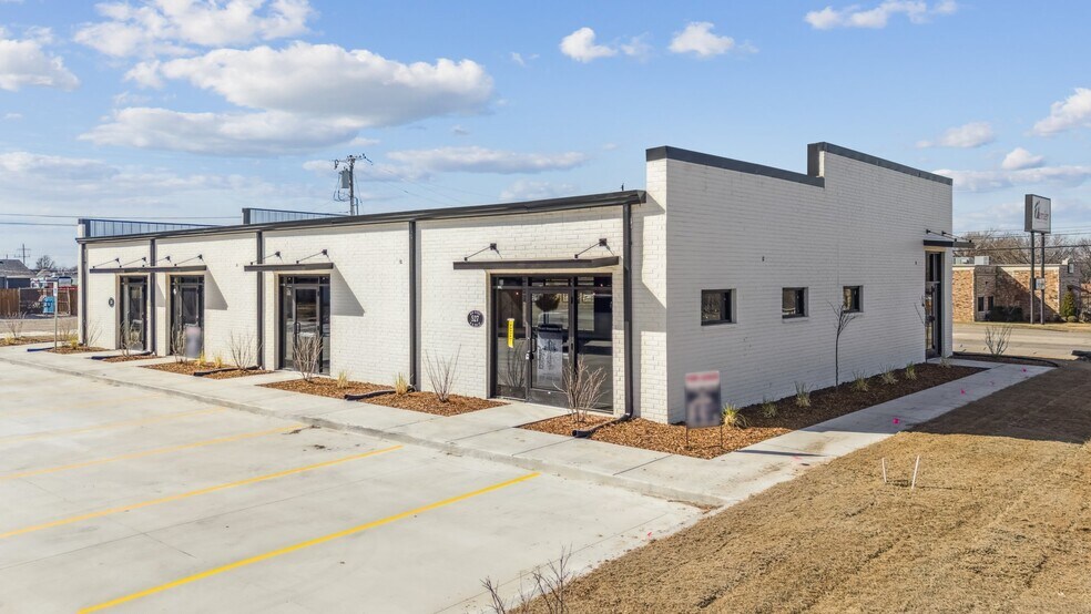 More Photos Of 527 El Paso st, Broken Arrow Office For Lease