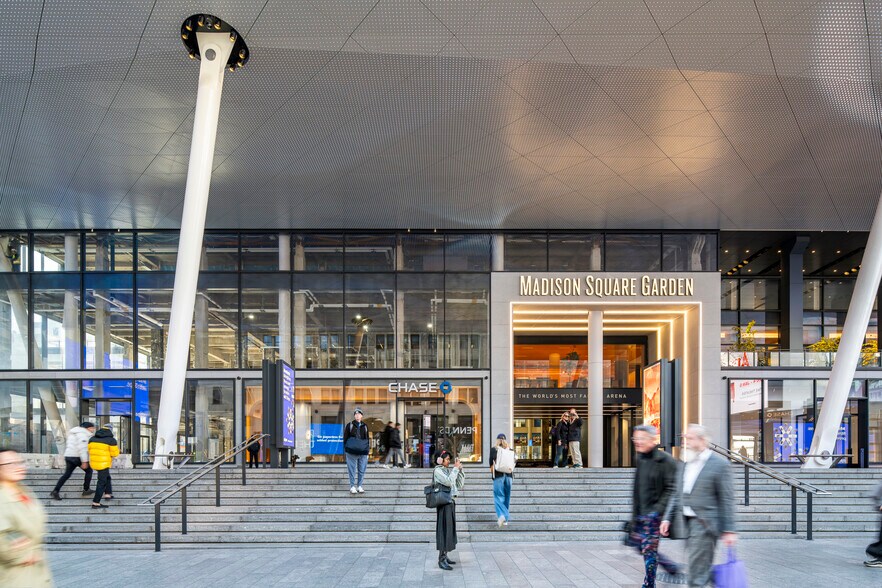 More Photos Of PENN 2, New York Office For Lease