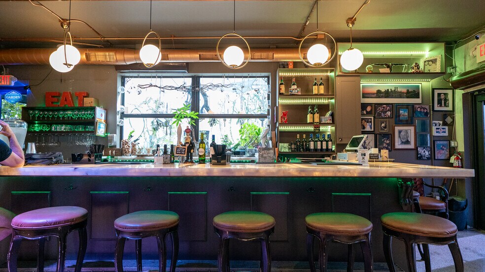 More Photos Of 201-205 NE 31st St, Oakland Park Restaurant For Lease