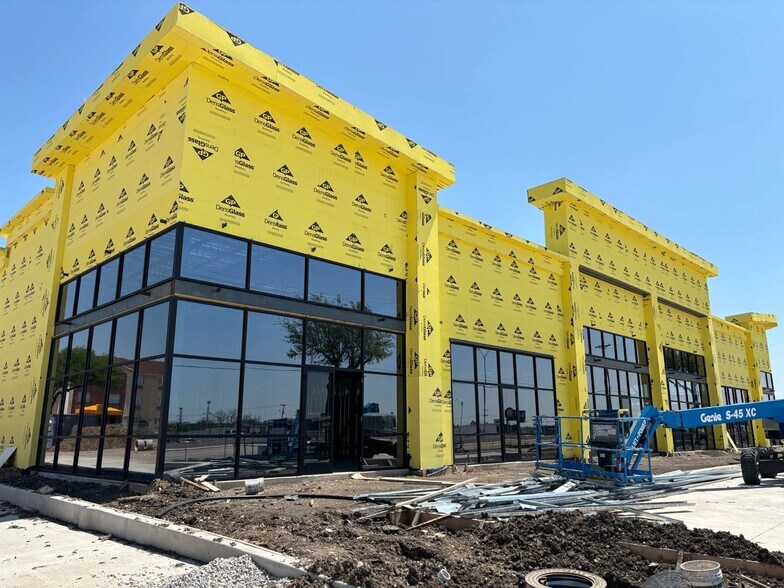 More Photos Of 1700 N Central Expy, Plano Storefront Retail Office For Lease