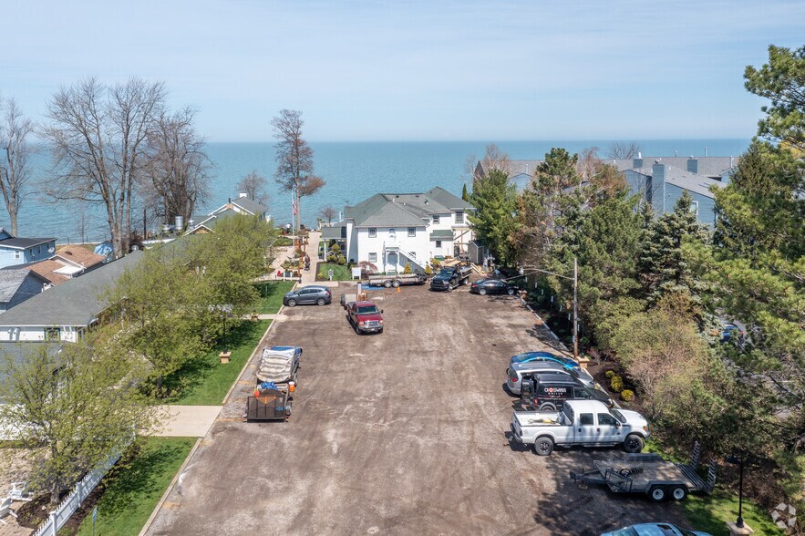 More Photos Of 5653 Lake Rd, Geneva Hotel For Sale