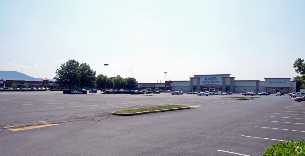 More Photos Of 1287-1455 Towne Square Blvd, Roanoke Unknown For Lease