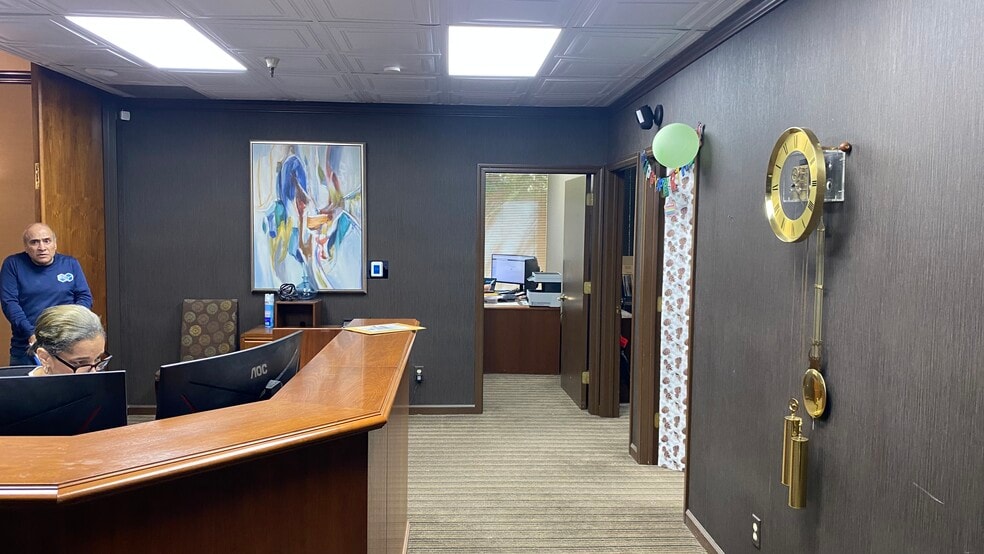 More Photos Of 3451 Longview Dr, Sacramento Office For Sale